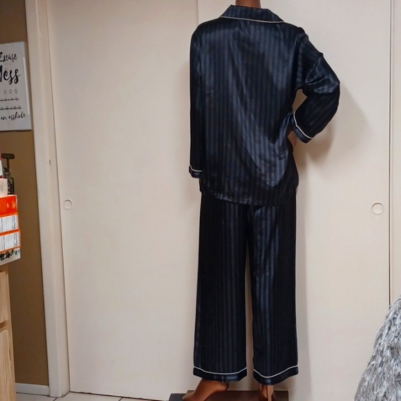 Alexandra Del Rossa 2pcs Satin Pajamas - Picture 5 of 5